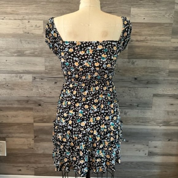 AREOPOSTALE FLORAL SMOCKED WAIST MINI DRESS FIT AND FLAIR - Picture 2 of 9